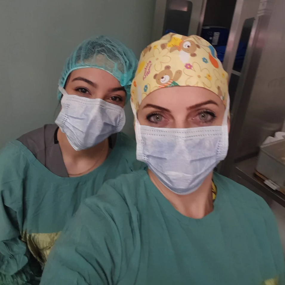 Leyla ve meslektaşı